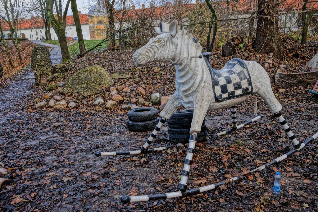 скульптура лошади