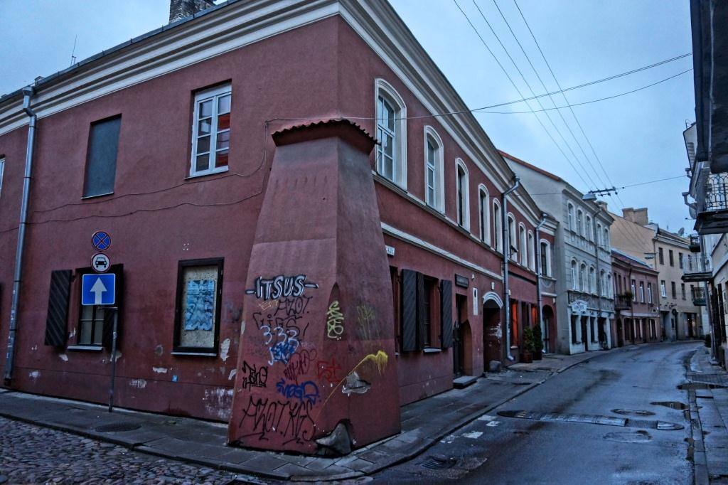 прогулка по Вильнюсу и его узким улицам