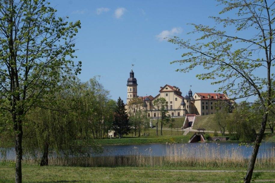 Замок в несвиже беларусь фото