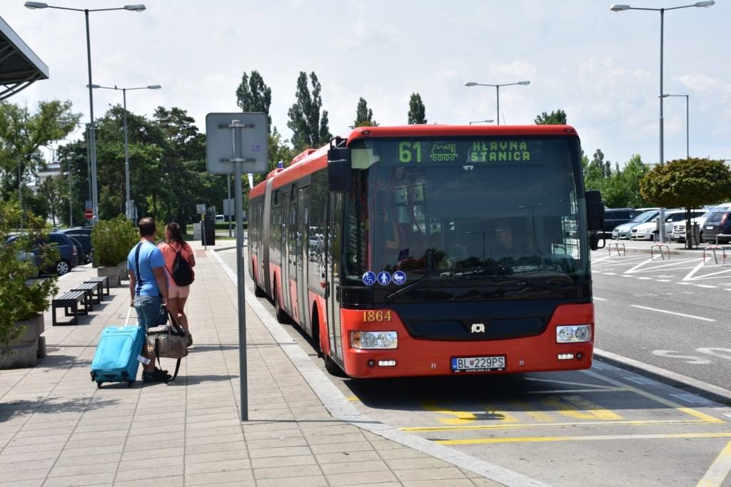 avtobus-v-gorod-iz-aeroporta-bratislavy