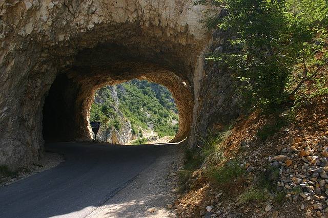 tunnel-v-gorah