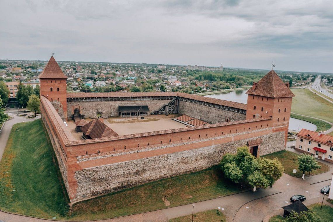 Лидский замок картинки