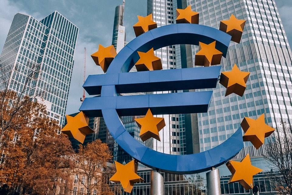 znak-evro--frankfurt