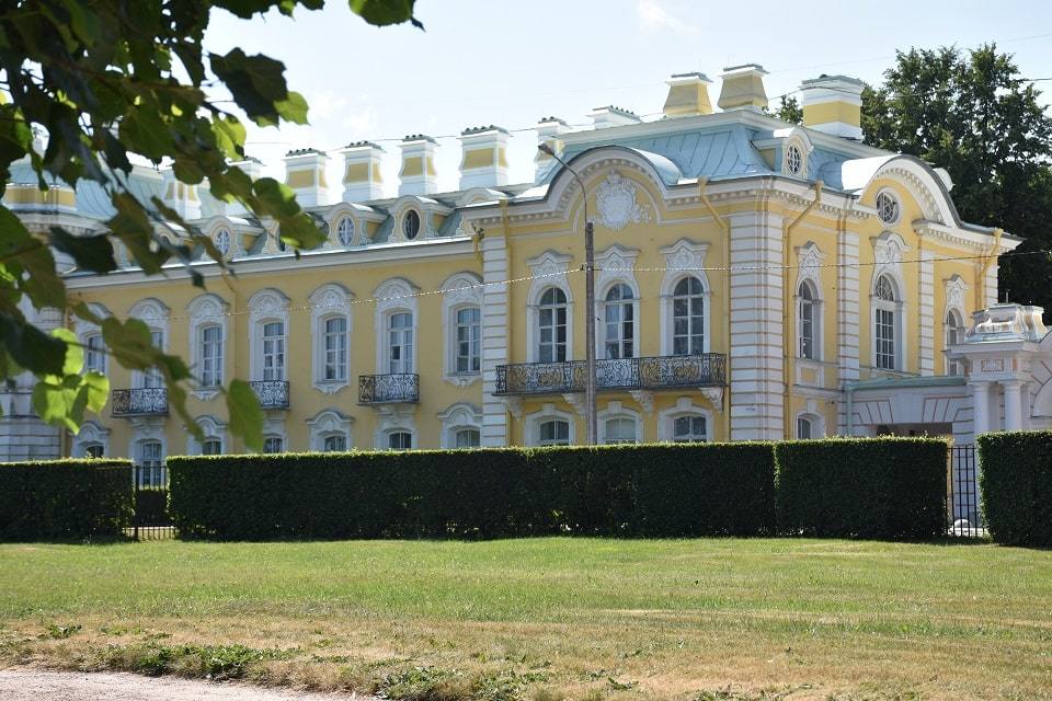 dvorec-v-petergofe
