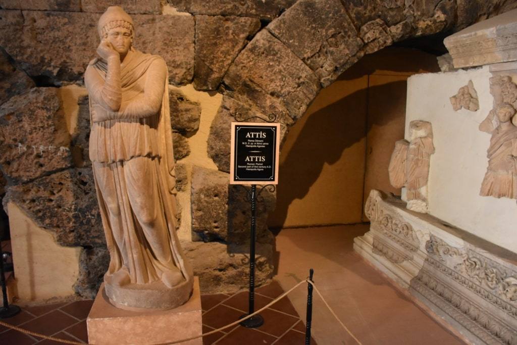statuja-v-muzee-ierapolisa