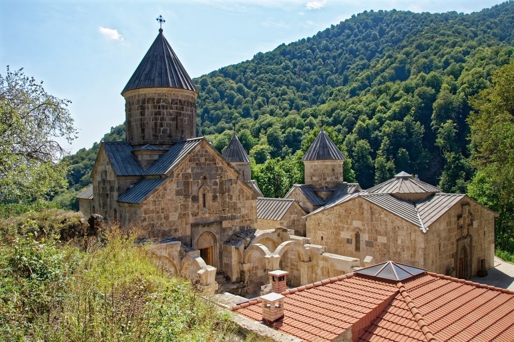 armenija-monastyr-v-gorah
