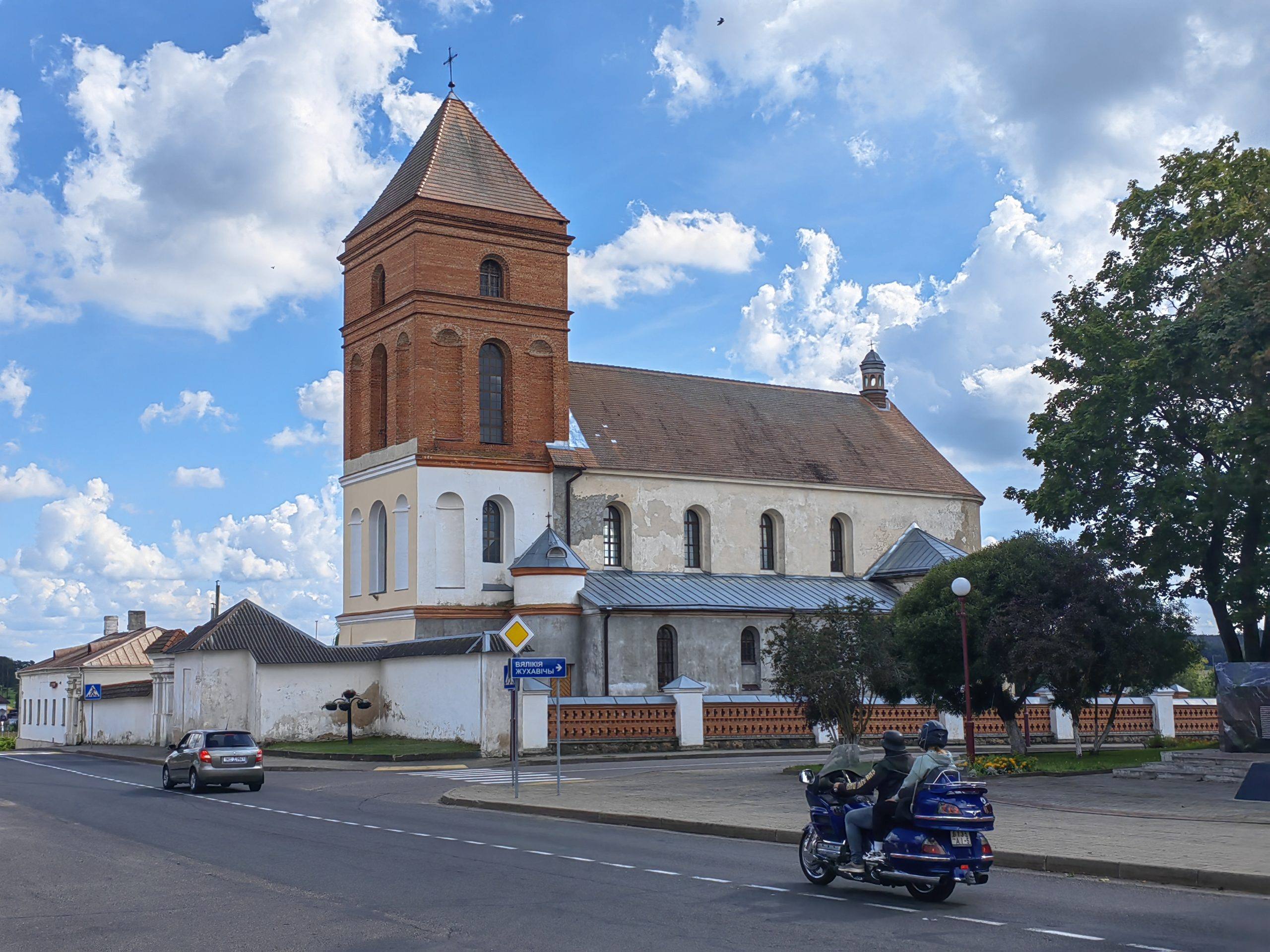 nikolaevskij-kostel-v-poselke-mir