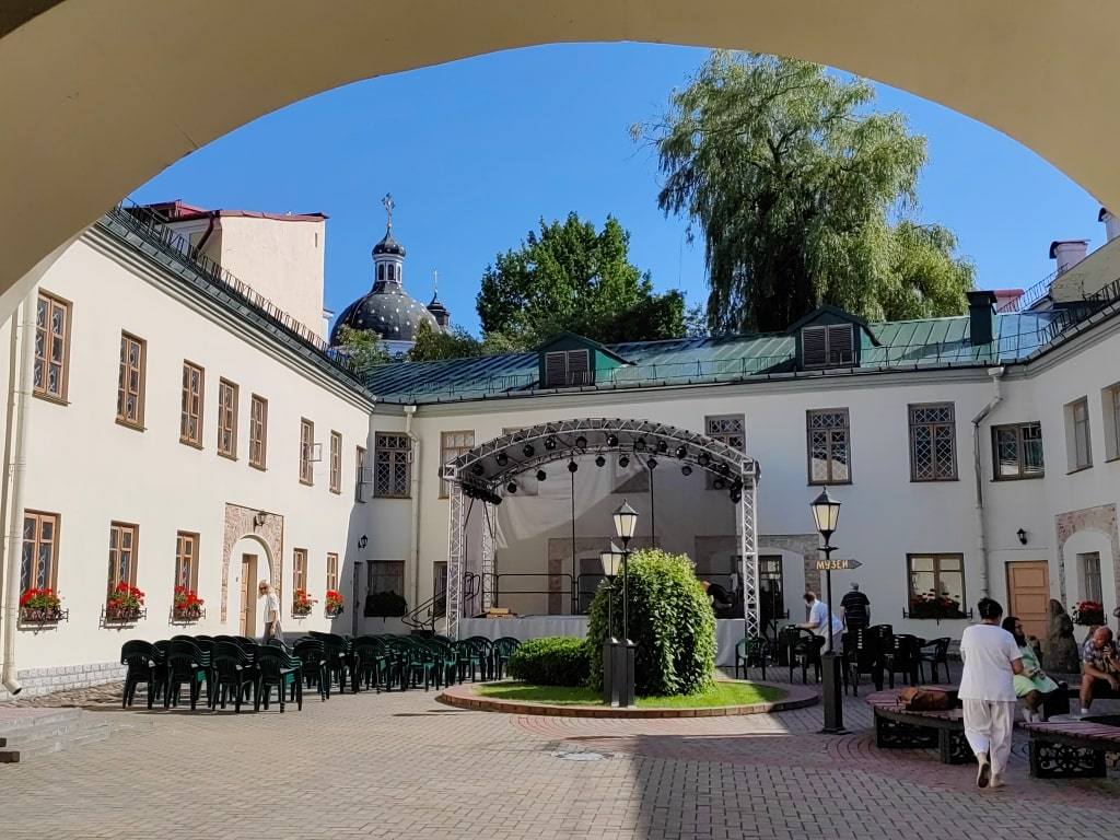 dvorik-v-grodno