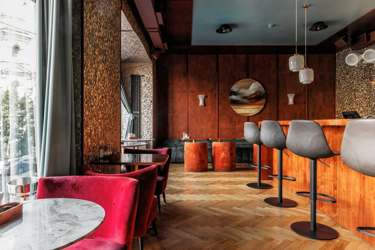 pusi-lebedi-peterburg