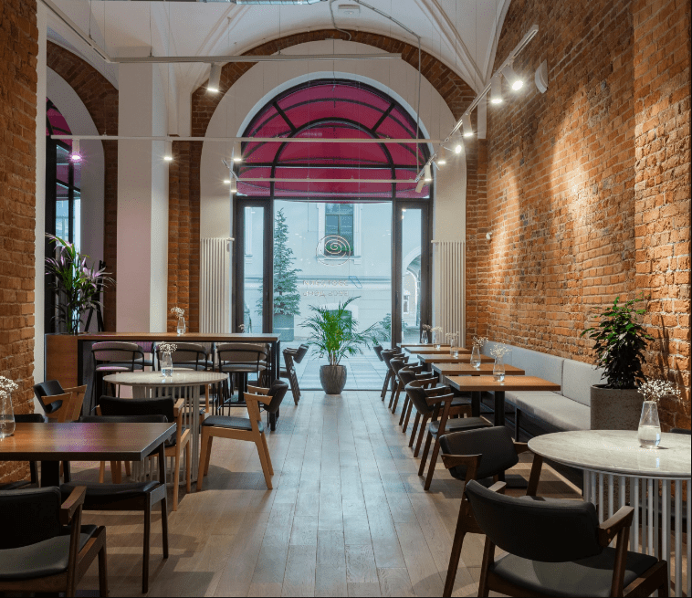 sloyka-stolovaya-v-centre-reterburga