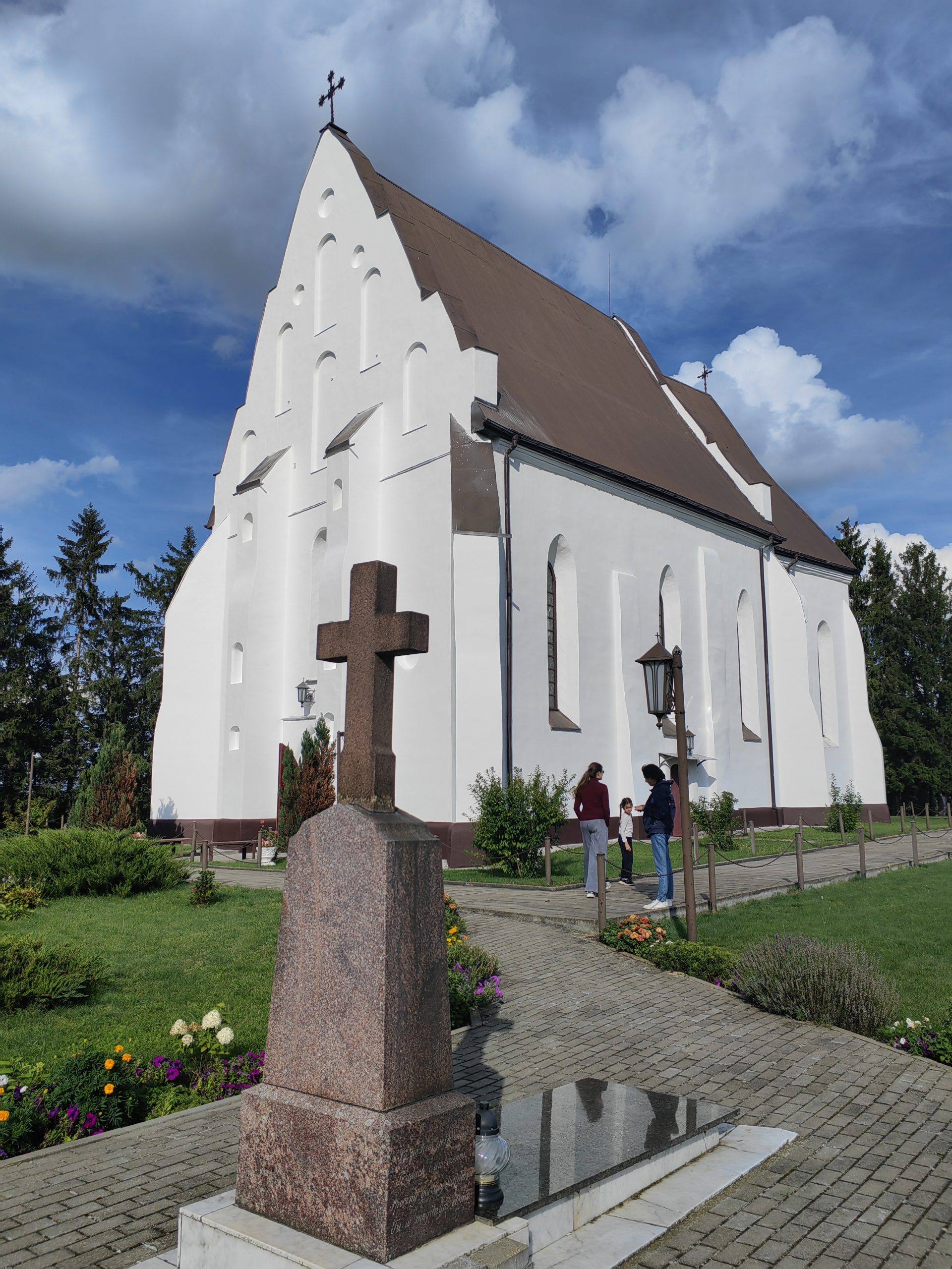 kostel-v-derevne-ishkoldj