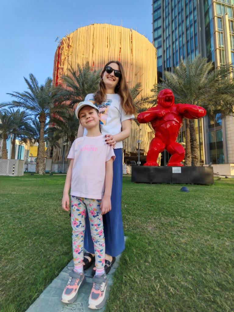 alisa-i-tanja-poezdka-v-katar