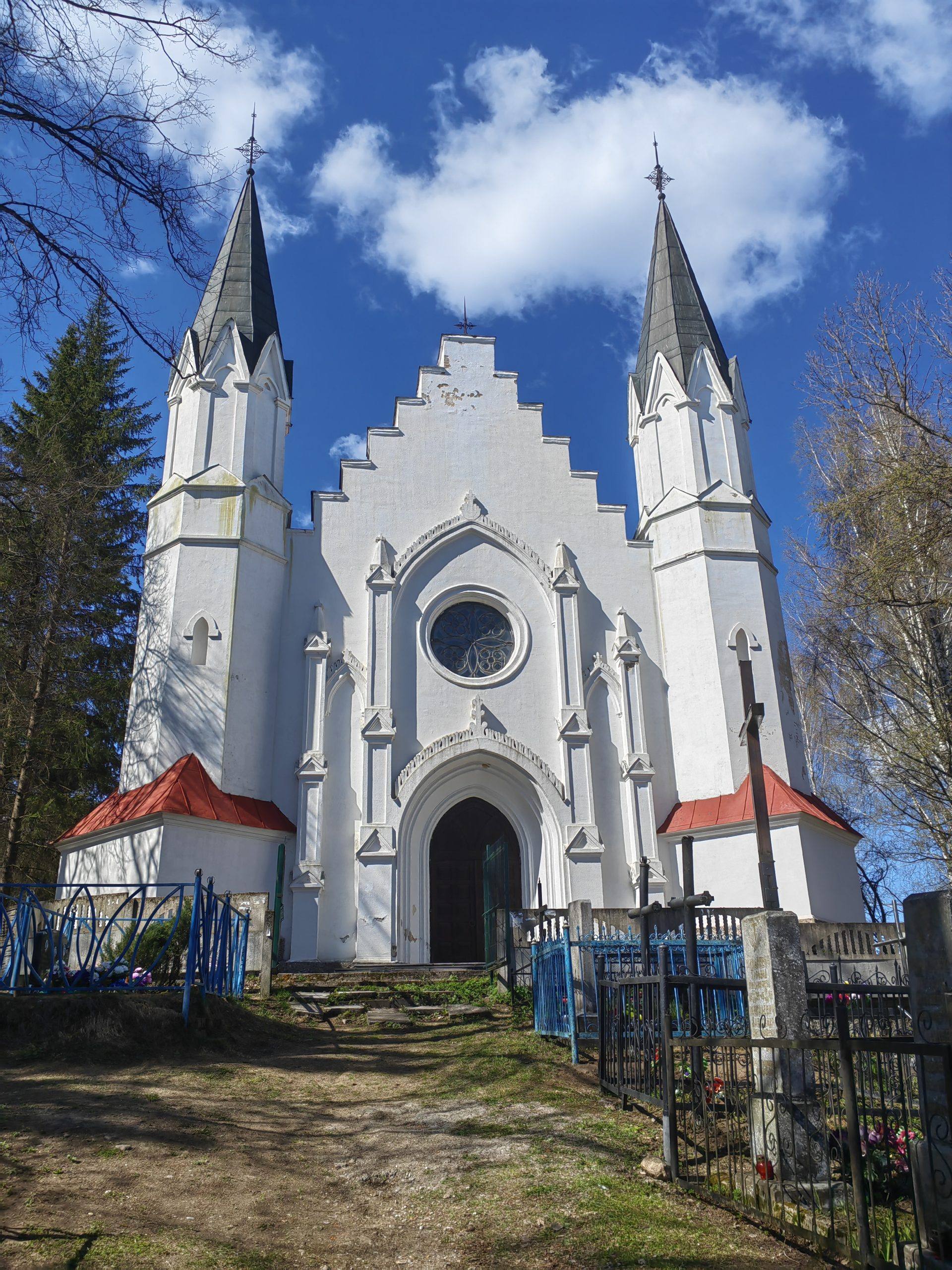 kostel-i-muzey-v-raubichah