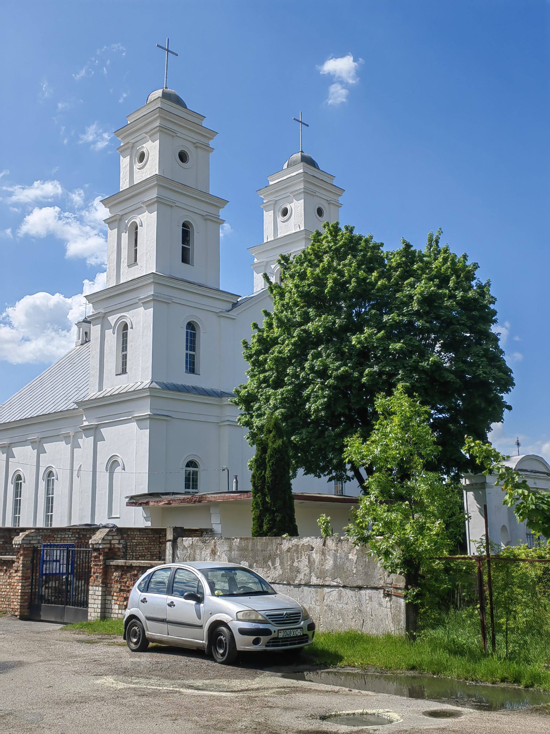 kostel-v-radoshkovichah-leto