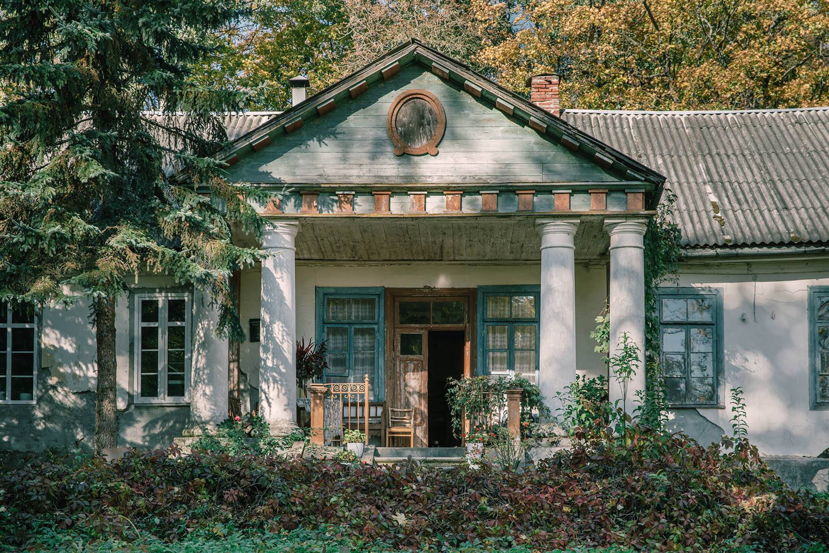 dvorec-vozle-novogrudka-belarus
